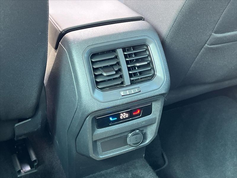 Volkswagen Tiguan 2,0 TDi 110kW 7DSG LIFE - fotka 21 z 26