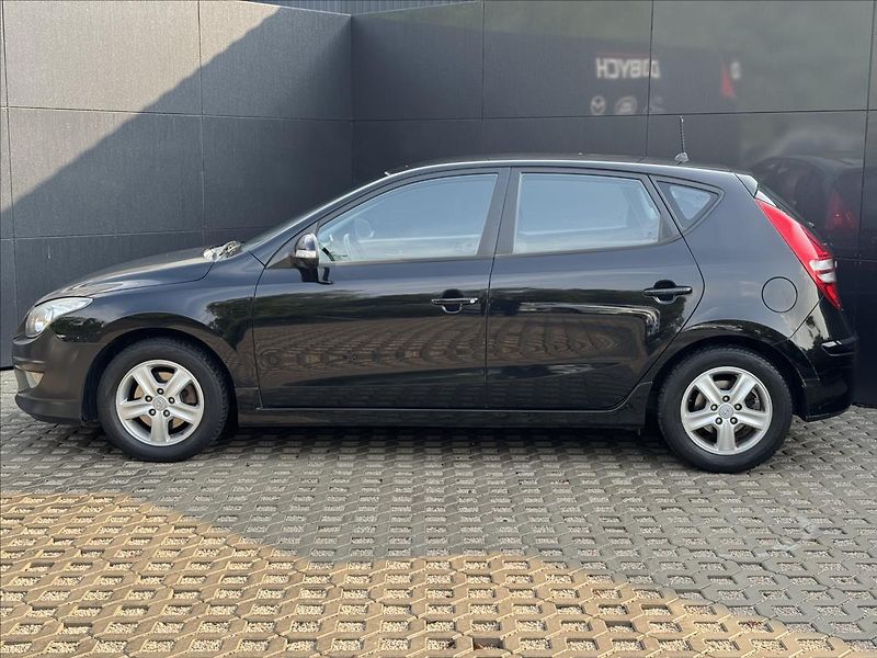 Hyundai i30 1,4 i Trikolor Plus ČR - fotka 5 z 26