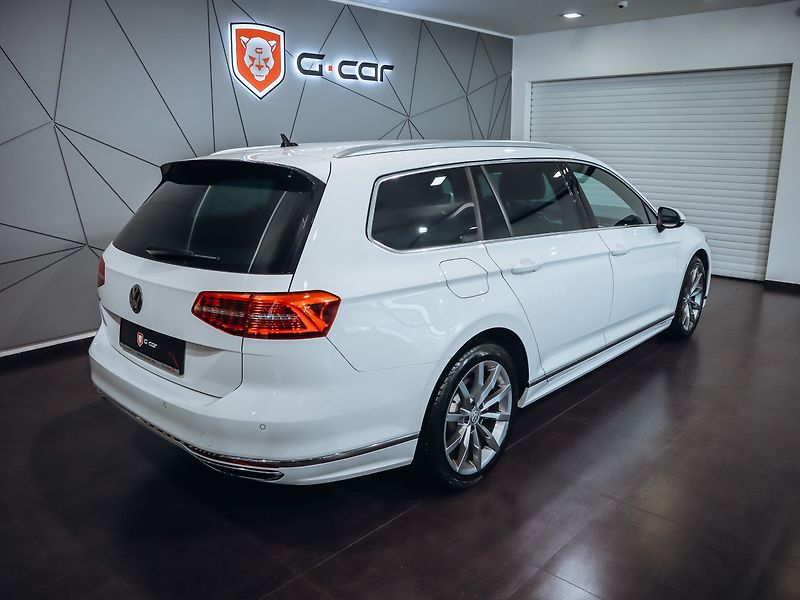 Volkswagen Passat 2.0TDI DSG R-line - fotka 4 z 23