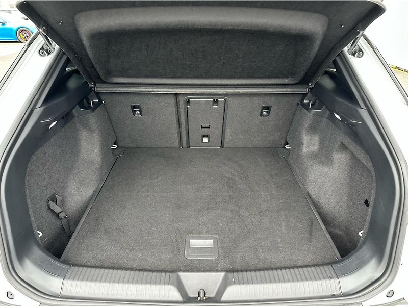 Volkswagen ID.4 PRO PERF. 150kW SoH: 93,3% - fotka 15 z 25
