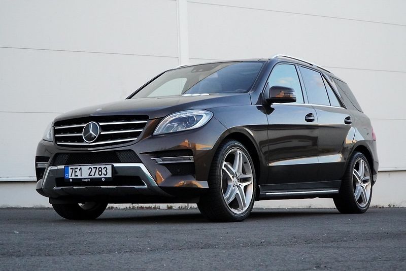 Mercedes-Benz Třídy M 350 CDi 4MATIC AMG - fotka 3 z 45