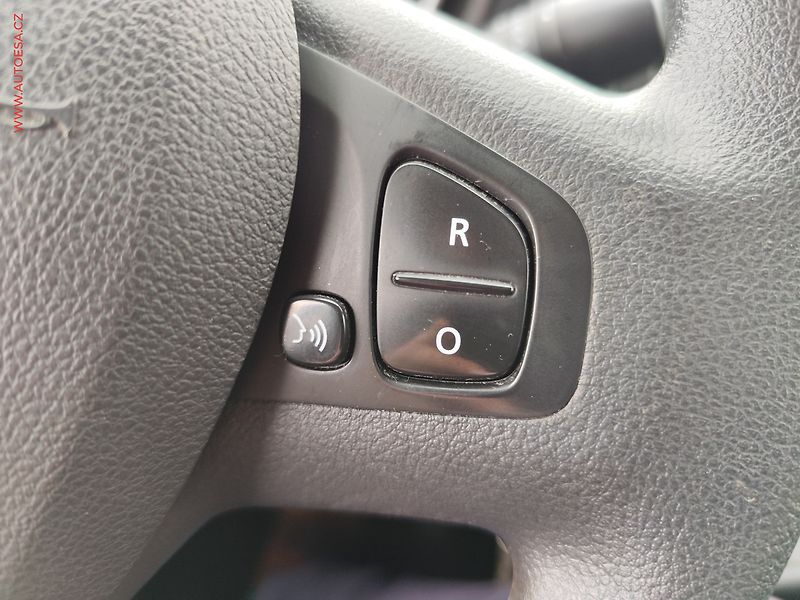 Renault Trafic (2020) 2.0dCi L1H1, TZ, +kola, klima - fotka 20 z 25