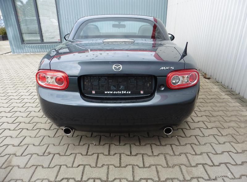 Mazda MX-5 NC 1.8i Roadster Coupé 1.maj. - fotka 7 z 15