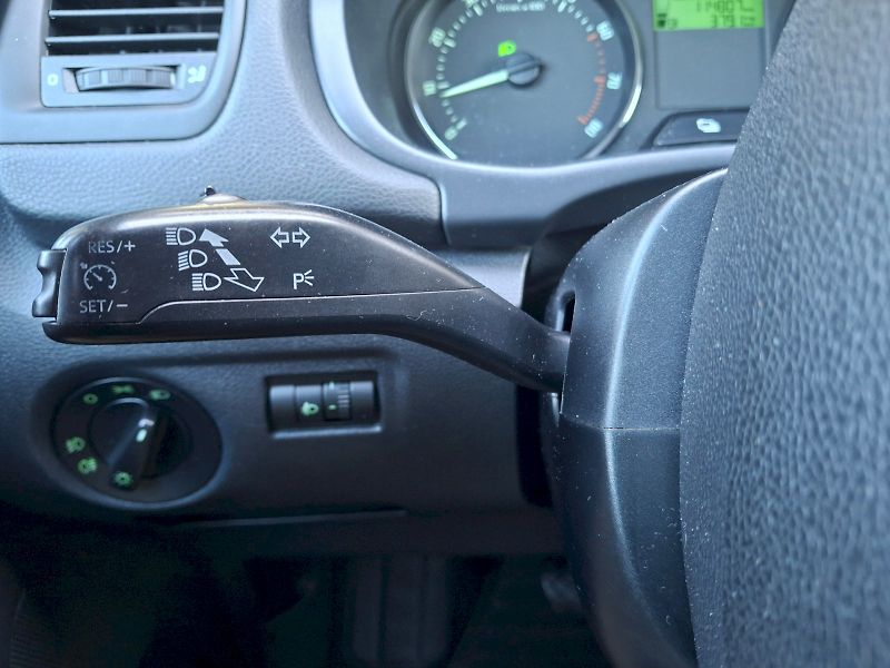 Škoda Fabia (2011) Sport 1,2TSi 63kW - fotka 25 z 28
