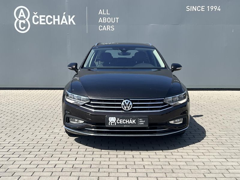 Volkswagen Passat (2020) 2.0TDi*140kW*DSG*ACC - fotka 2 z 32