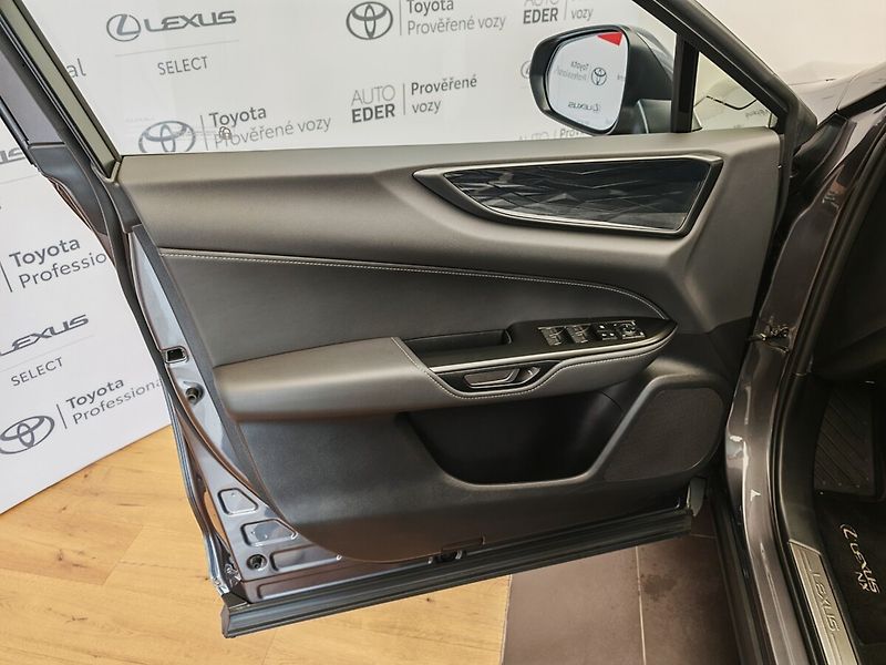 Lexus NX 450h plus 450h+ Plug-in Hybrid EXECUTIVE - fotka 26 z 44