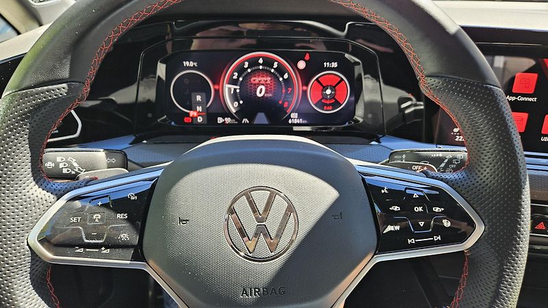 Volkswagen Golf (2024) GTI TSI 221 kW Clubsport DSG7 - fotka 19 z 32