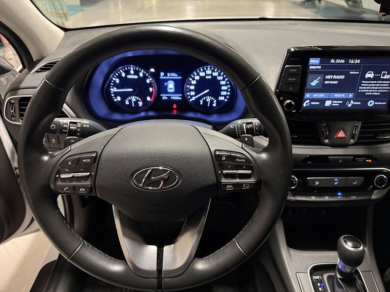 Hyundai i30 (2021) 1.0 T-GDI Comfort automat - fotka 13 z 20
