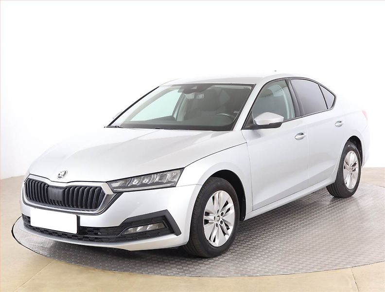Škoda Octavia (2021) Ambition 2.0 TDI, Tempomat - fotka 2 z 15
