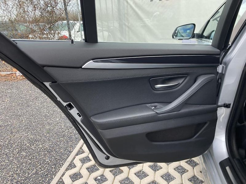 BMW Řada 5 2,0 525 XD ČR servis - fotka 18 z 29