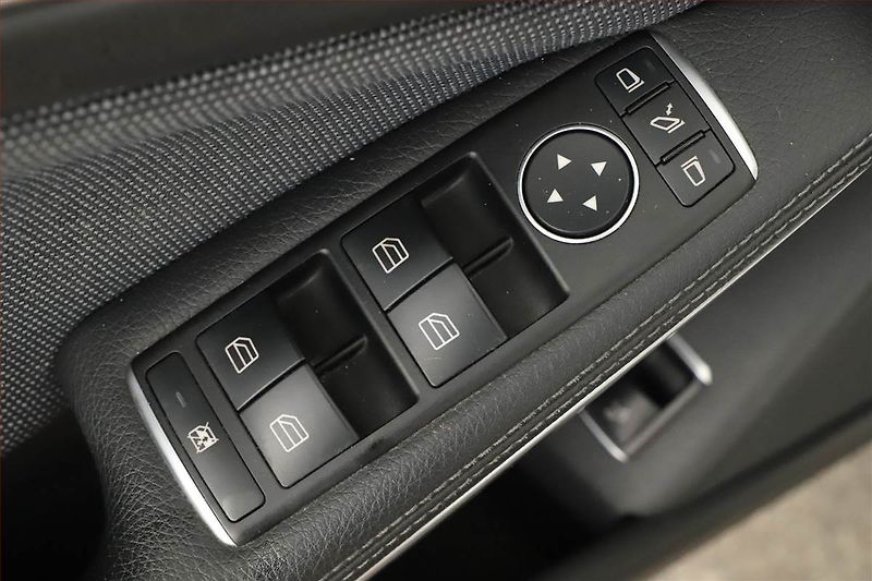Mercedes-Benz GLA (2017) 220 d 4MATIC, 4X4 - fotka 18 z 21