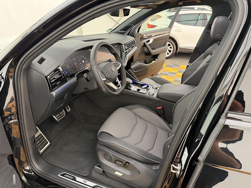 Volkswagen Touareg 3.0Tdi*210kw*1-MAJ*DPH*R-Line* - fotka 8 z 49