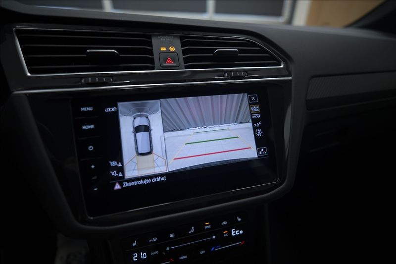 Volkswagen Tiguan 1,4 TSI DSG eHYBRID R-LINE ČR - fotka 43 z 46