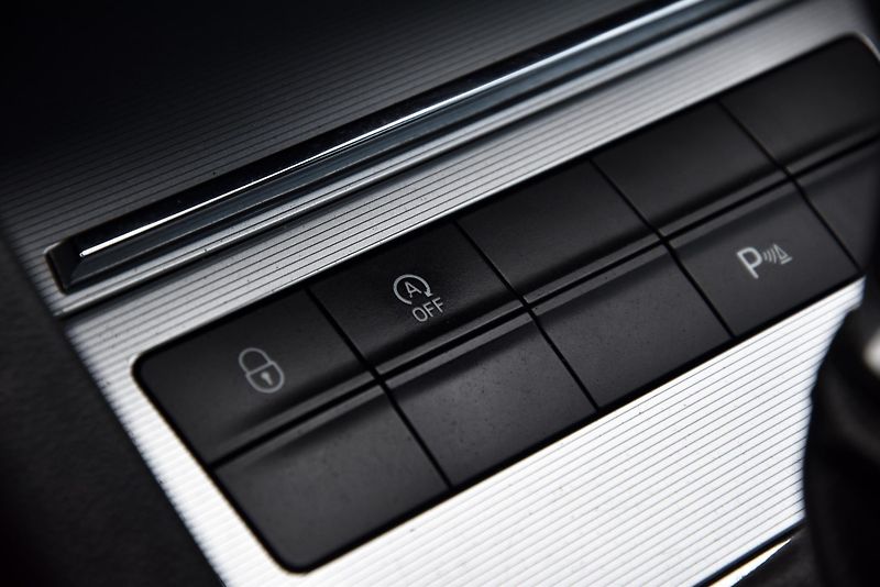 Škoda Octavia 2.0 TDi CR DSG STYLE,NAVI,TEMP - fotka 32 z 50