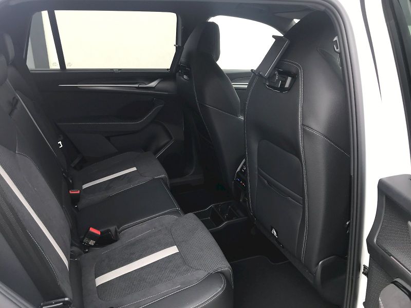 Škoda Kodiaq (2025) SPORTLINE 4X4 TD 142/2.0 A7A - fotka 12 z 27