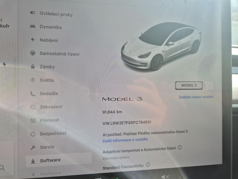 Tesla Model 3 ZAMLUVENO ! - fotka 5 z 5