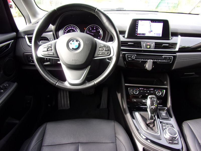 BMW Řada 2 (2019) 218 4x4 110kW LUXURY LINE KŮŽE - fotka 15 z 25