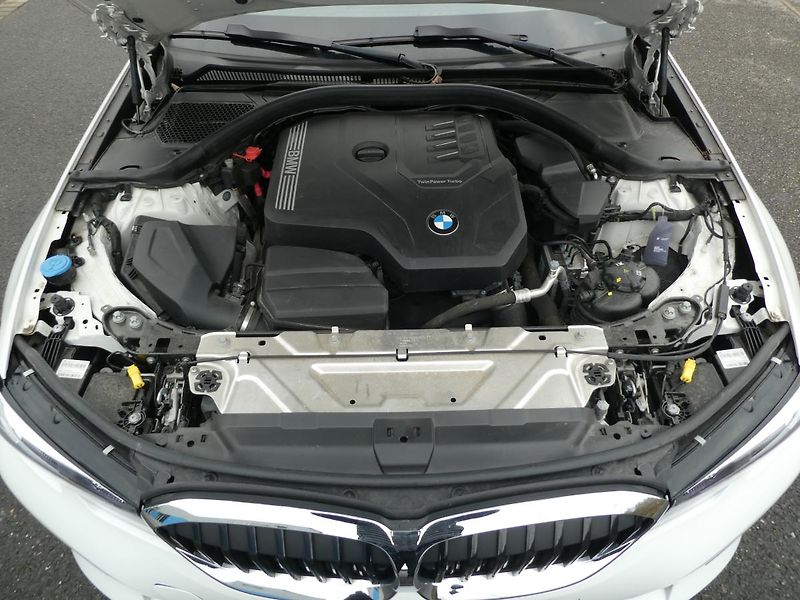 BMW Řada 3 Kombi 318i 115kw automat navi - fotka 7 z 15