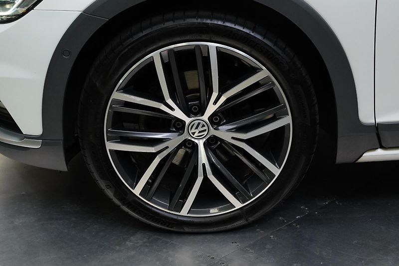 Volkswagen Passat - fotka 10 z 26