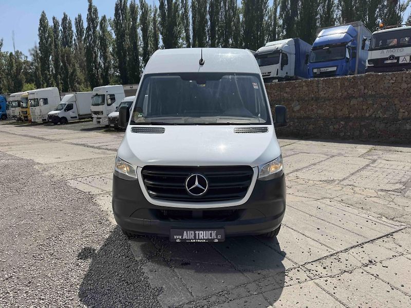 Mercedes-Benz Sprinter (2022) Sprinter 317 CDI -skříň-spaní - fotka 2 z 28