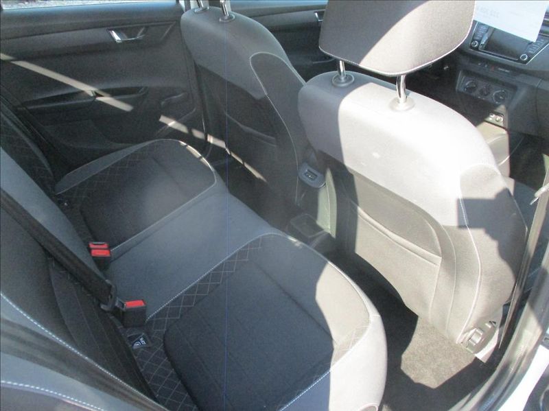 Škoda Fabia 1,0 TSI,klima,servis,DPH,CZ, - fotka 11 z 39
