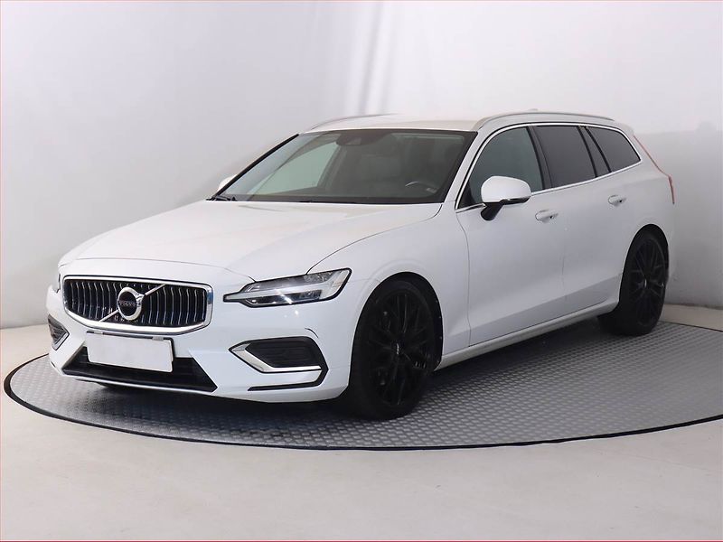 Volvo V60 (2019) T6 AWD - fotka 2 z 22