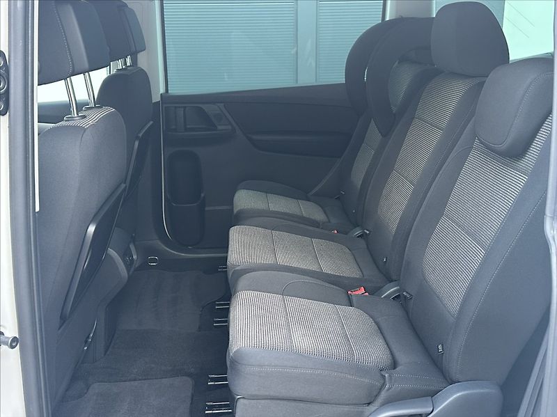 Volkswagen Sharan 2,0 TDI 140PS  Comfortline DSG - fotka 13 z 48