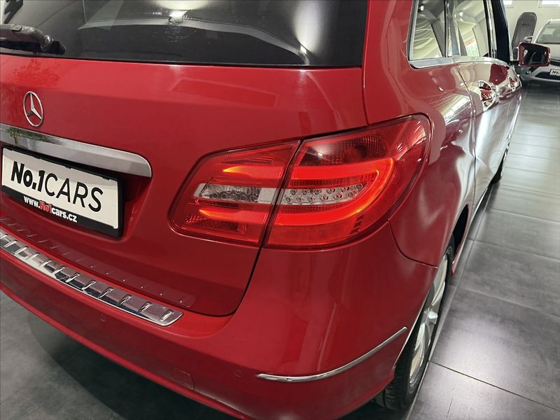Mercedes-Benz Třídy B 1,8   CDi BI-XEN NAVI VÝHŘEV - fotka 30 z 40