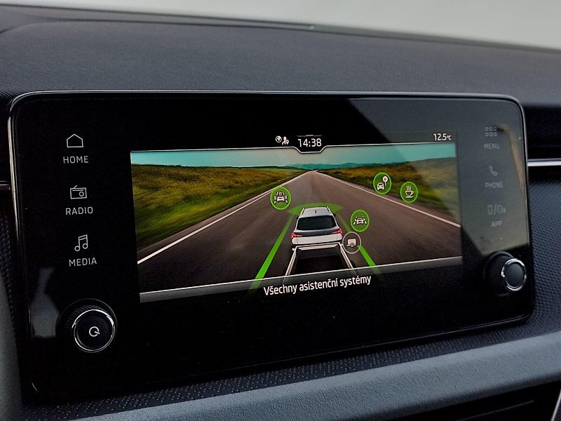Škoda Kamiq (2025) Top Selection 1,5 Tsi  + tažné - fotka 13 z 34