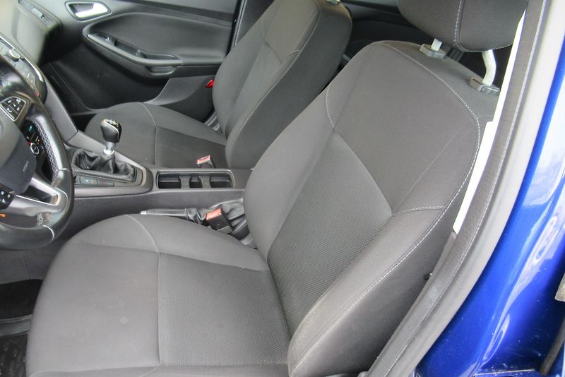 Ford Focus 1.6 TDCi AUT. KLIMA - fotka 15 z 19