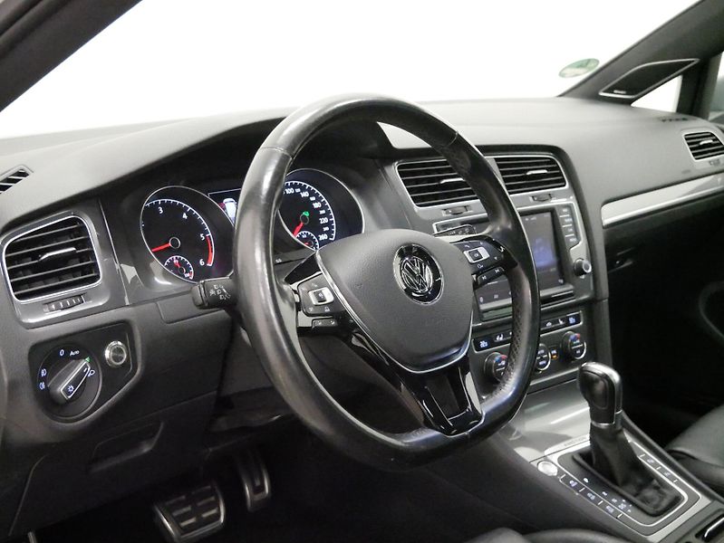Volkswagen Golf - fotka 14 z 35