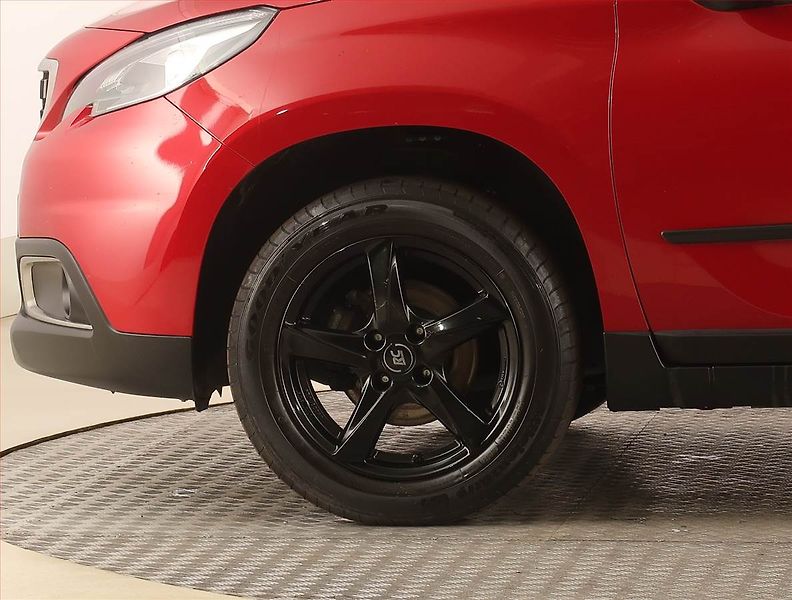 Peugeot 2008 (2018) 1.2 PureTech, Serv.kniha - fotka 14 z 20