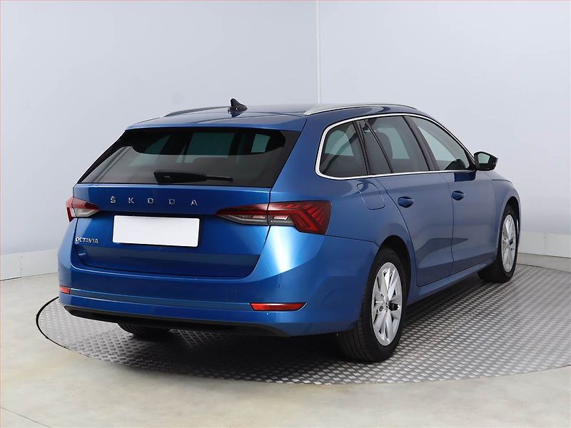 Škoda Octavia (2020) 2.0 TDI, Automat, Serv.kniha - fotka 5 z 21