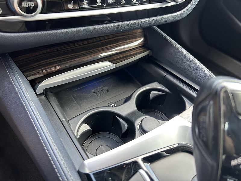 BMW Řada 5 5540i xDrive Luxury Line - fotka 29 z 37