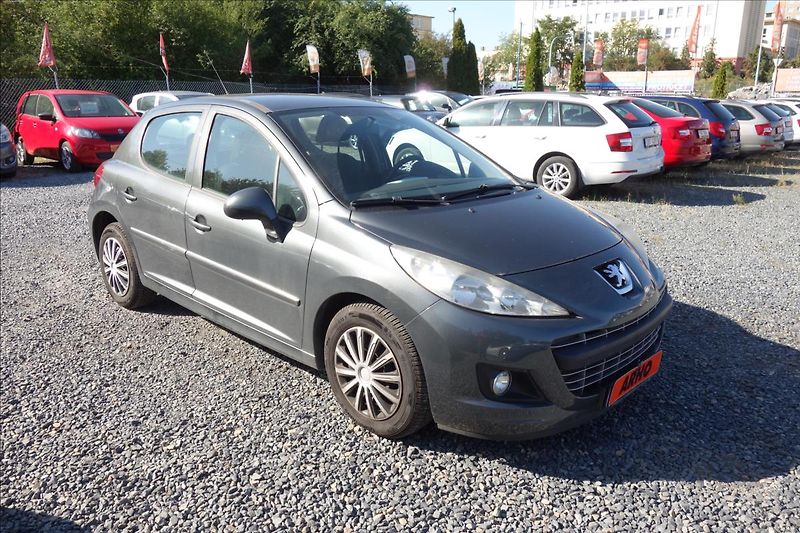 Peugeot 207 1,4 i 54KW, ČR, SERVIS. KN. - fotka 1 z 5