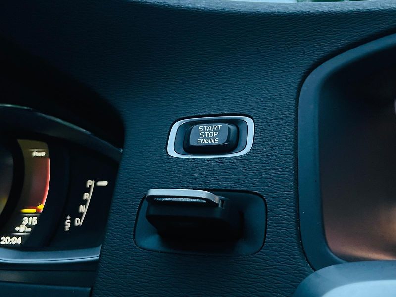 Volvo V60 2.4D4 5V AUTOMAT KAMERA TAŽNÉ - fotka 44 z 50