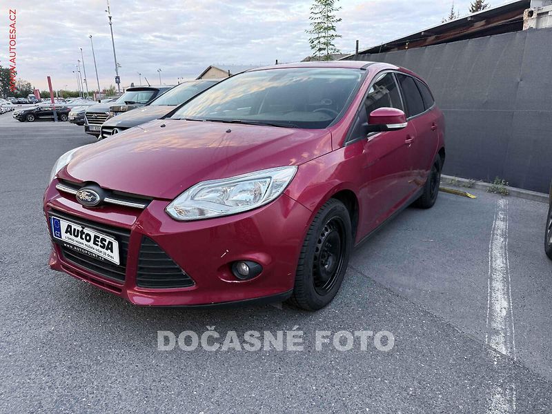 Ford Focus (2011) 1.6i16V, ČR, servis.kniha - fotka 1 z 3