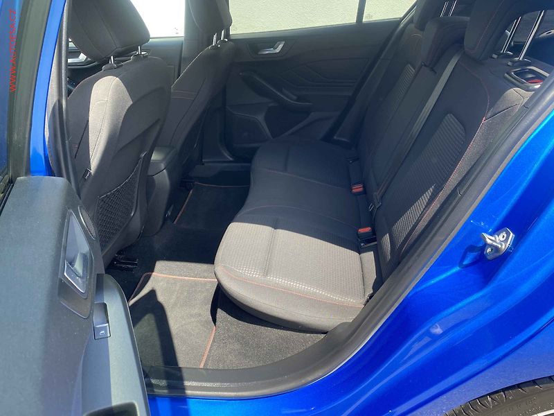 Ford Focus (2020) 1.0 EB, ST-Line, LED, navi - fotka 10 z 20