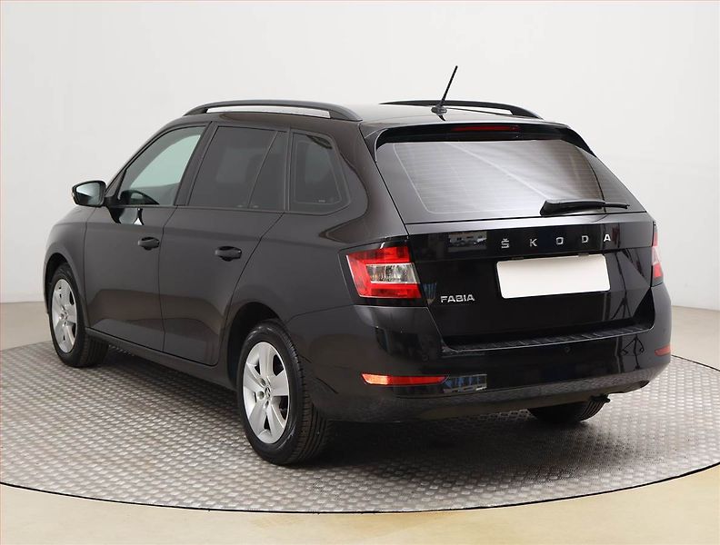 Škoda Fabia (2020) Ambition Plus 1.0 TSI - fotka 4 z 22