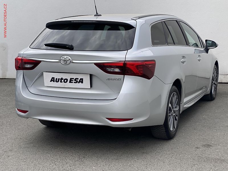Toyota Avensis (2016) 2.0 D-4D, Sport, kůže, +ALU - fotka 4 z 18