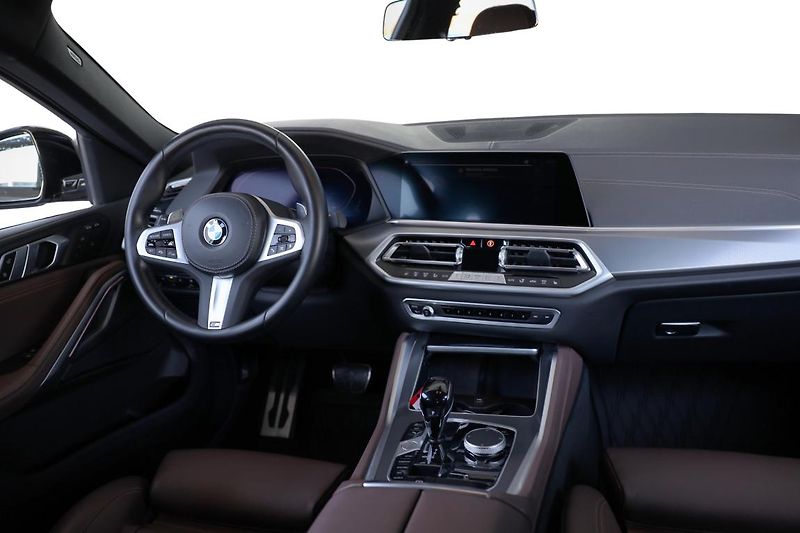 BMW X6 xDrive40d - fotka 12 z 15