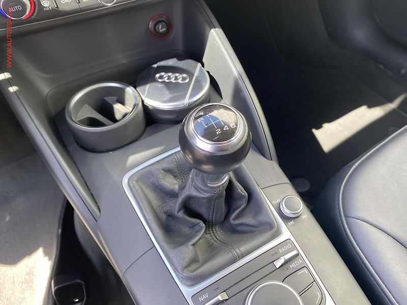 Audi A3 (2016) 1.4 TFSi, Bixen, navi, kůže - fotka 17 z 19