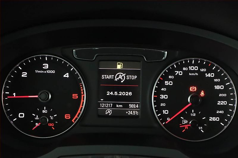 Audi Q3 (2015) 2.0 TDI, 4X4, Navi, Bi-Xenony - fotka 8 z 17