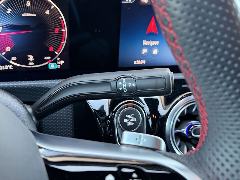 Mercedes-Benz Třídy A A 200 d AMG Style Edition - fotka 20 z 34