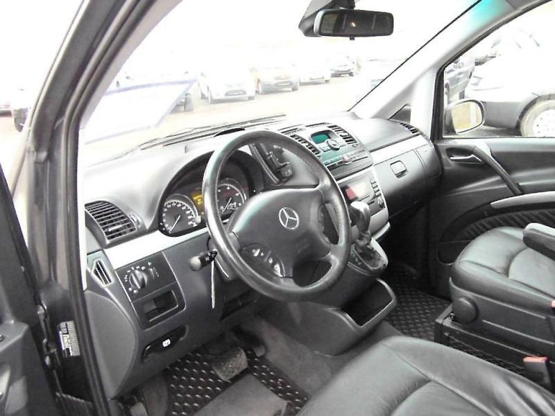 Mercedes-Benz Viano  - vůz Kateřiny Neumannové