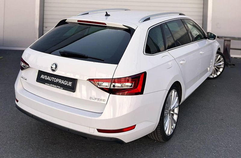 Škoda Superb (2016)  III COMBI 2.0 TDI DSG 140 KW - fotka 4 z 25