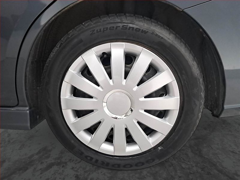 Mazda 5 (2011) 1.6 D, 7 míst, Eko.zaplacen - fotka 15 z 17