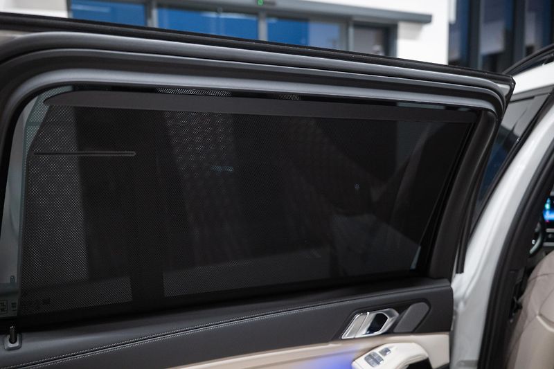 BMW X7 (2023) 40D 250KW M-SPORT MASÁŽE TAŽNÉ - fotka 32 z 49