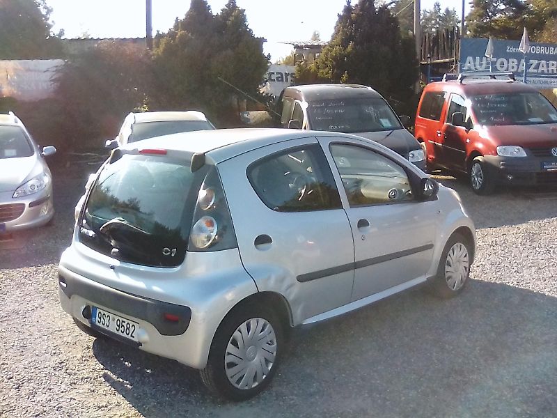 Citroën C1 (2006) 1.0i / 50KW, jede super - fotka 7 z 34