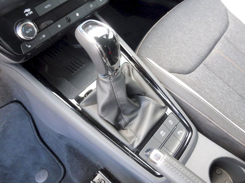 Škoda Kamiq (2024) Top Selection 1,0 TSI 85kW DSG - fotka 11 z 29